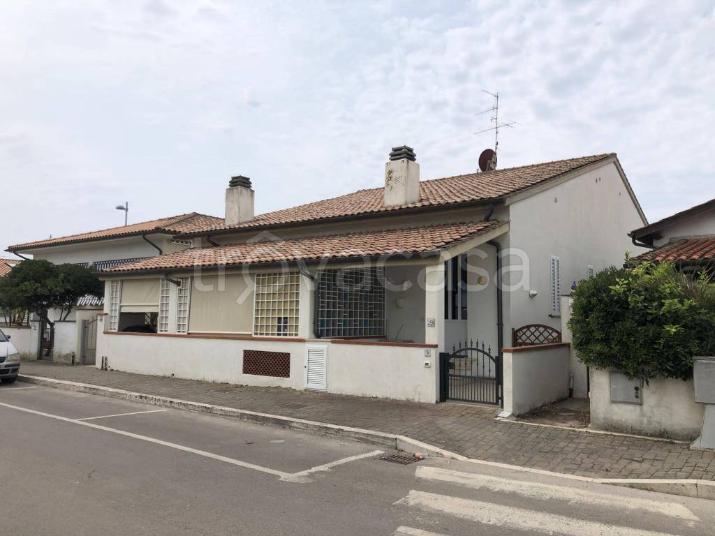 appartamento in vendita a Grosseto in zona Marina di Grosseto