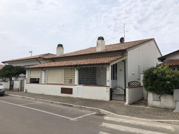 appartamento in vendita a Grosseto in zona Marina di Grosseto