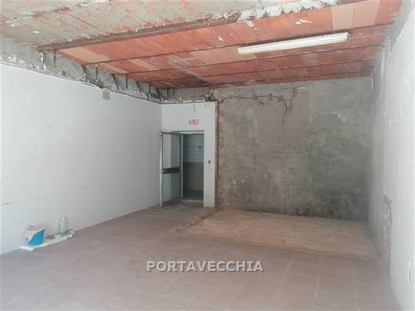 negozio in vendita a Grosseto in zona Stazione