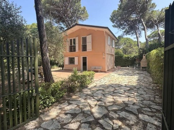 casa indipendente in vendita a Grosseto in zona Marina di Grosseto