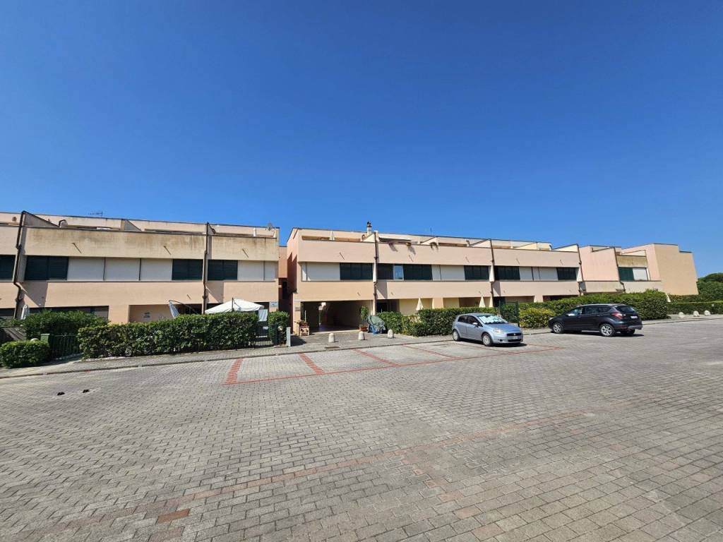appartamento in vendita a Grosseto in zona Principina a Mare
