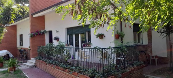casa indipendente in vendita a Grosseto in zona Principina a Mare