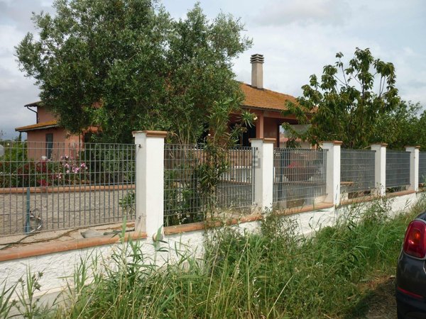 casa indipendente in vendita a Grosseto in zona Principina a Terra