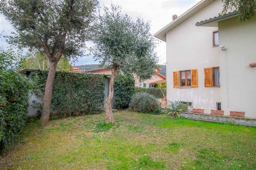 casa indipendente in vendita a Grosseto in zona Braccagni