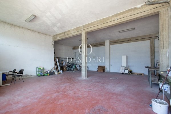 locale commerciale in vendita a Grosseto