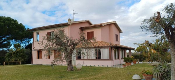 casa indipendente in vendita a Grosseto in zona Orcagna