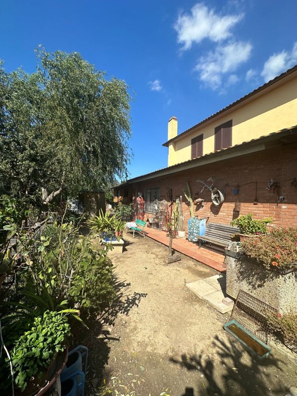 casale in vendita a Grosseto in zona Principina a Terra