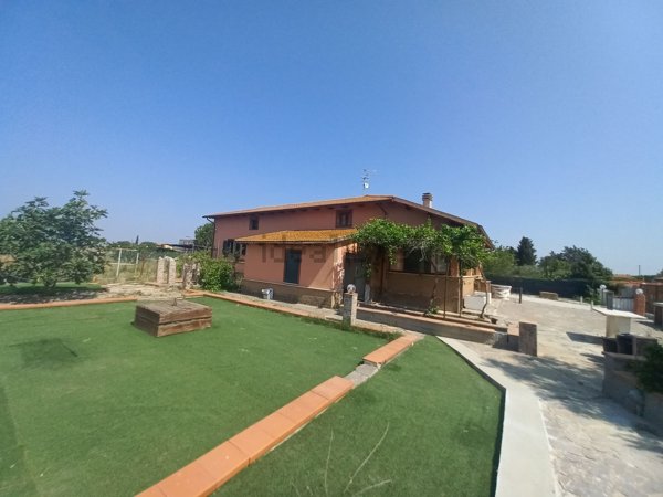 casa indipendente in vendita a Grosseto in zona Principina a Terra