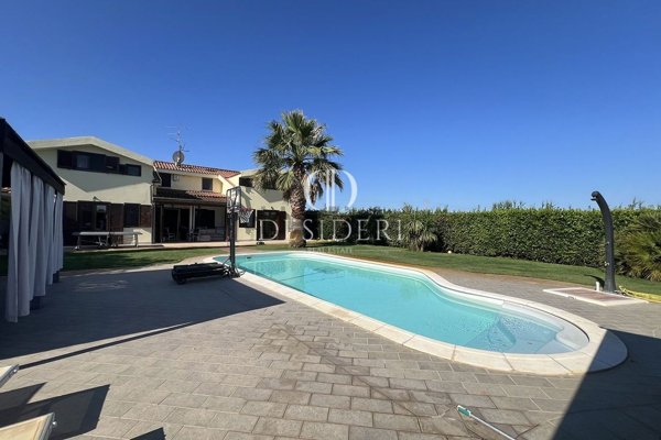 casa indipendente in vendita a Grosseto in zona Principina a Terra