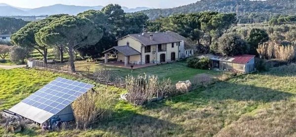casa indipendente in vendita a Grosseto in zona Roselle