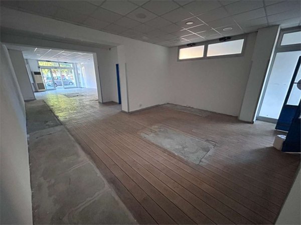 locale commerciale in vendita a Grosseto