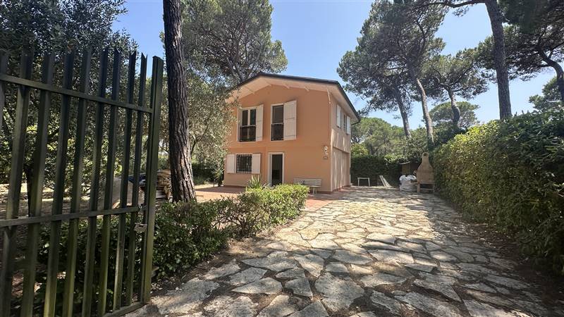 casa indipendente in vendita a Grosseto in zona Marina di Grosseto