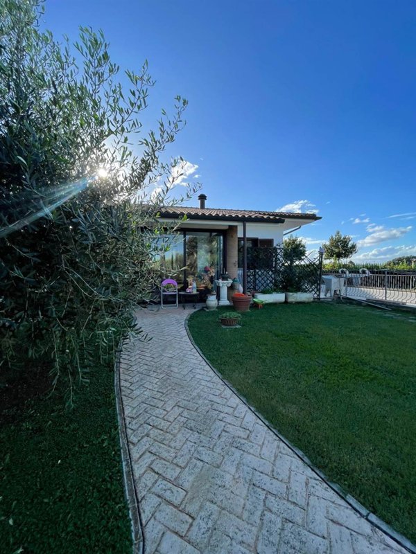 casa indipendente in vendita a Grosseto in zona Braccagni