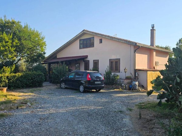 casa indipendente in vendita a Grosseto in zona Braccagni