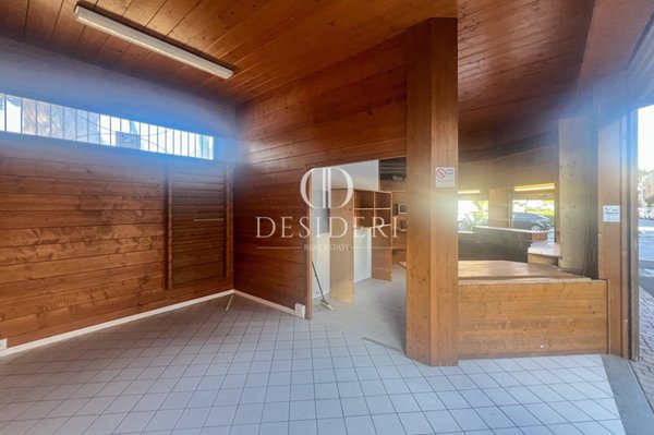 negozio in vendita a Grosseto in zona Marina di Grosseto