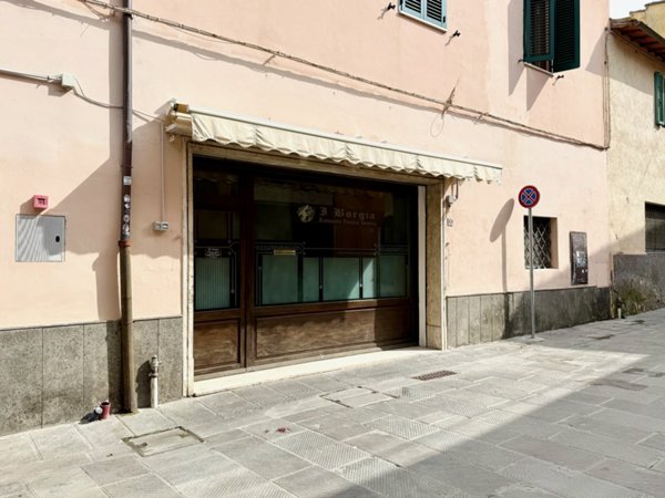 locale commerciale in vendita a Grosseto in zona Centro Città