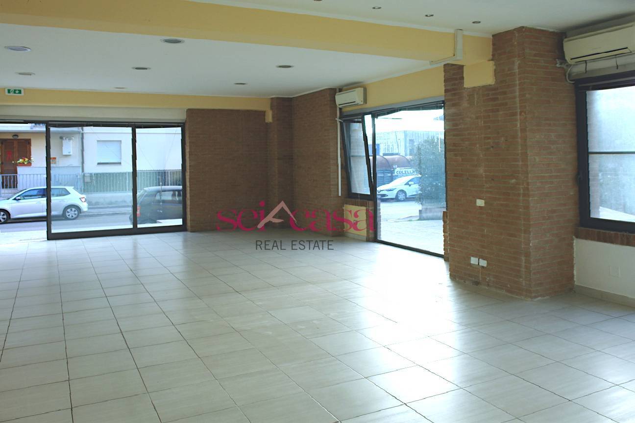 locale commerciale in vendita a Grosseto