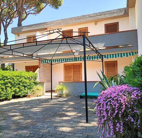 casa indipendente in vendita a Grosseto in zona Principina a Mare