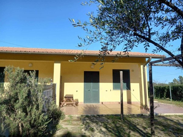 negozio in vendita a Grosseto in zona Marina di Grosseto