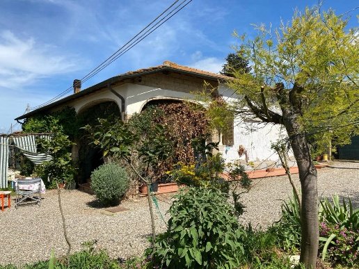 casa indipendente in vendita a Grosseto in zona Braccagni