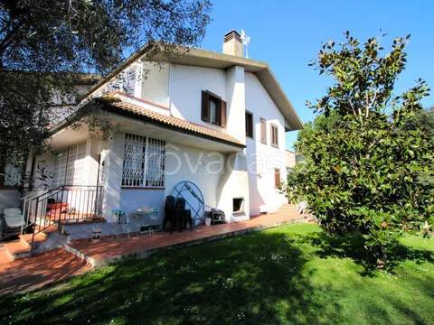 casa indipendente in vendita a Grosseto in zona Poggio Cavallo