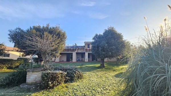 casa indipendente in vendita a Grosseto in zona Roselle