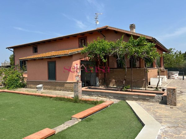 casa indipendente in vendita a Grosseto in zona Principina a Terra