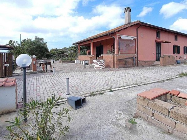 casa indipendente in vendita a Grosseto in zona Marina di Grosseto