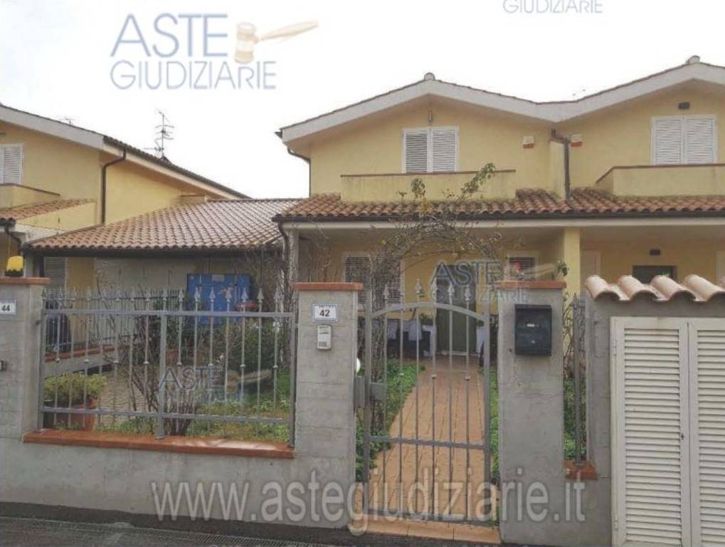 casa indipendente in vendita a Grosseto in zona Orcagna