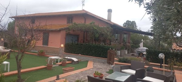 casa indipendente in vendita a Grosseto in zona Principina a Terra