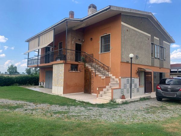 casa indipendente in vendita a Grosseto in zona Principina a Terra
