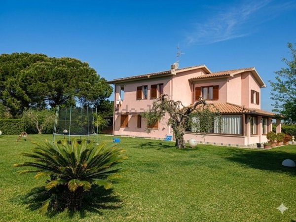 casa indipendente in vendita a Grosseto in zona Orcagna