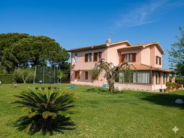 casa indipendente in vendita a Grosseto in zona Orcagna