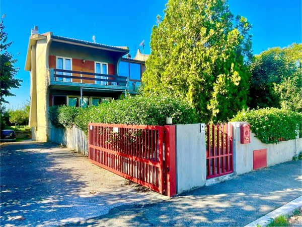 casa indipendente in vendita a Grosseto in zona Poggio Cavallo