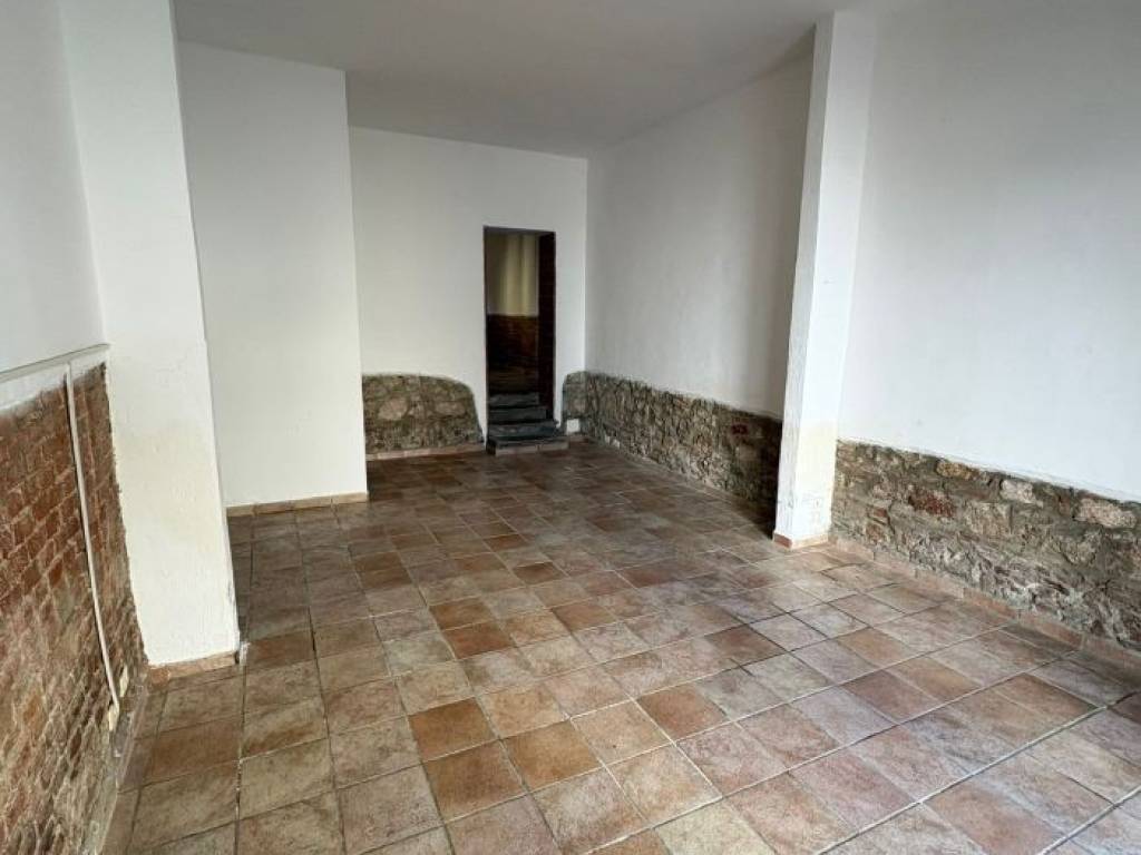 negozio in vendita a Grosseto in zona Stazione