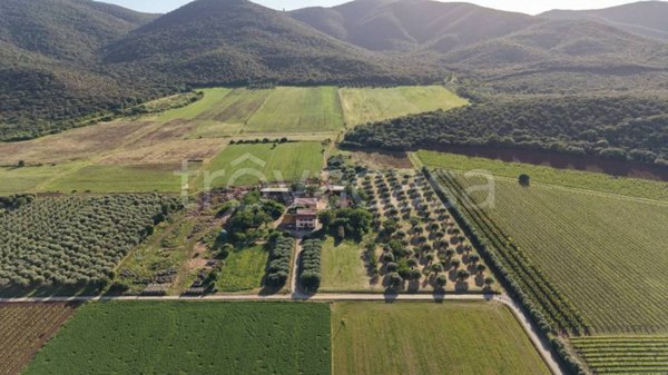 casa indipendente in vendita a Grosseto in zona Alberese