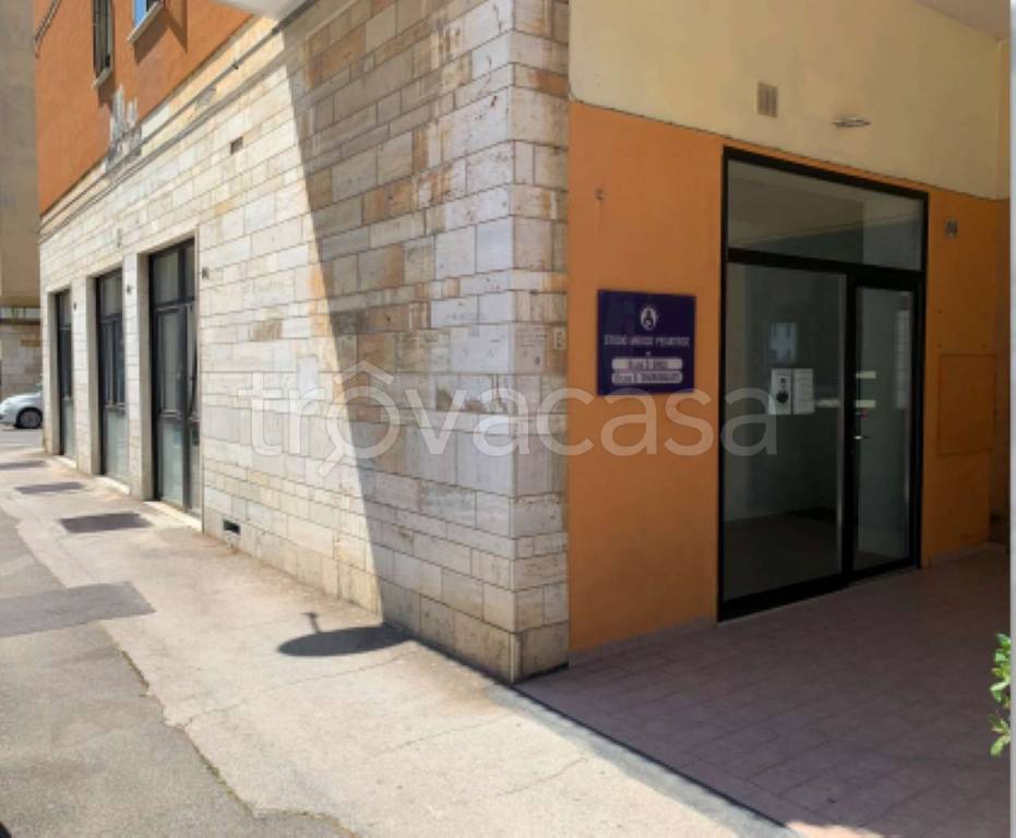 negozio in vendita a Grosseto in zona Marina di Grosseto