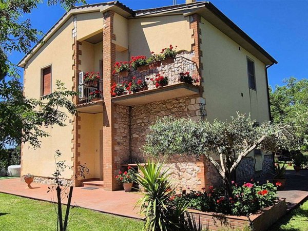casa indipendente in vendita a Grosseto in zona Fattoria Acquisti