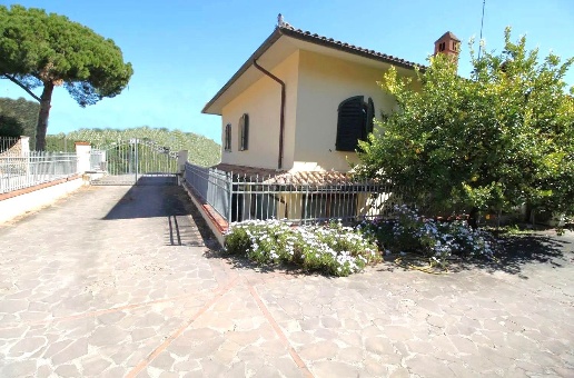 casa indipendente in vendita a Grosseto in zona Orcagna