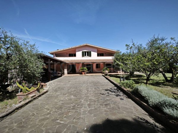 casa indipendente in vendita a Grosseto in zona Alberese