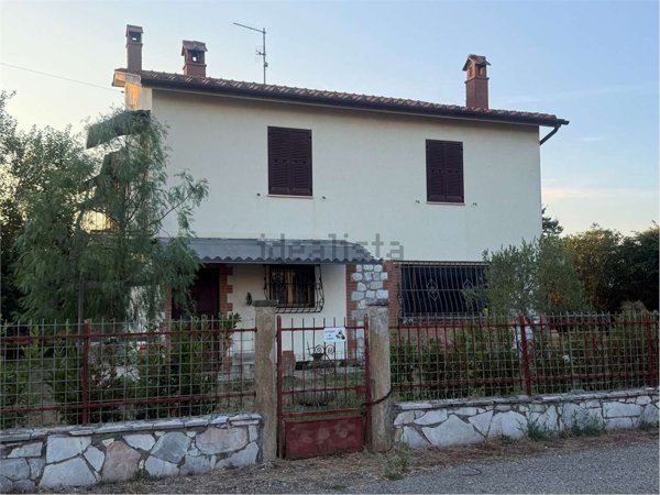 casa indipendente in vendita a Grosseto in zona Braccagni