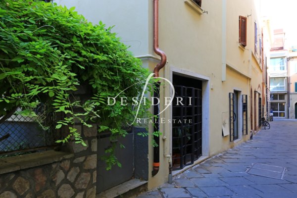 locale commerciale in vendita a Grosseto in zona Centro Città