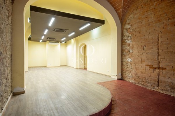 locale commerciale in vendita a Grosseto in zona Centro Città