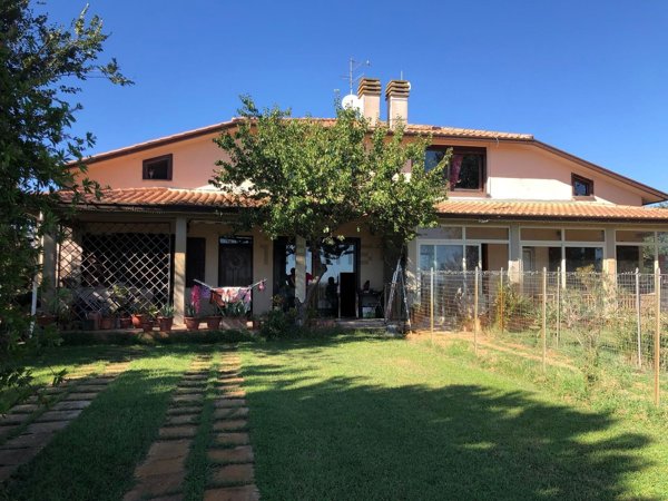 casa indipendente in vendita a Grosseto in zona Principina a Terra