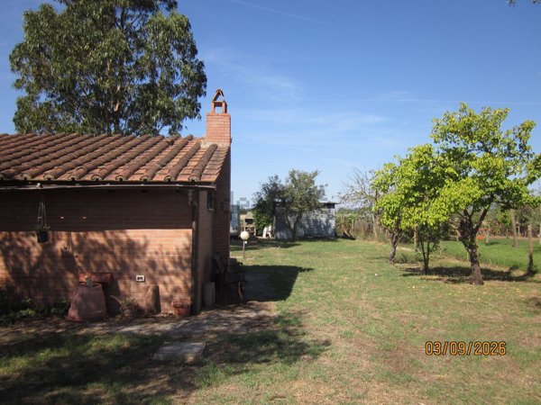 terreno in vendita a Grosseto in zona Principina a Terra