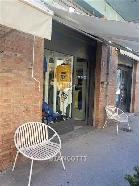 locale commerciale in vendita a Grosseto in zona Marina di Grosseto