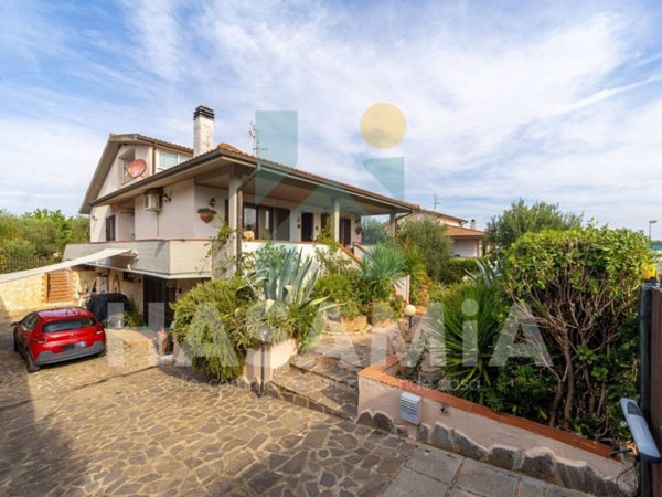 casa indipendente in vendita a Grosseto in zona Santa Maria di Rispescia