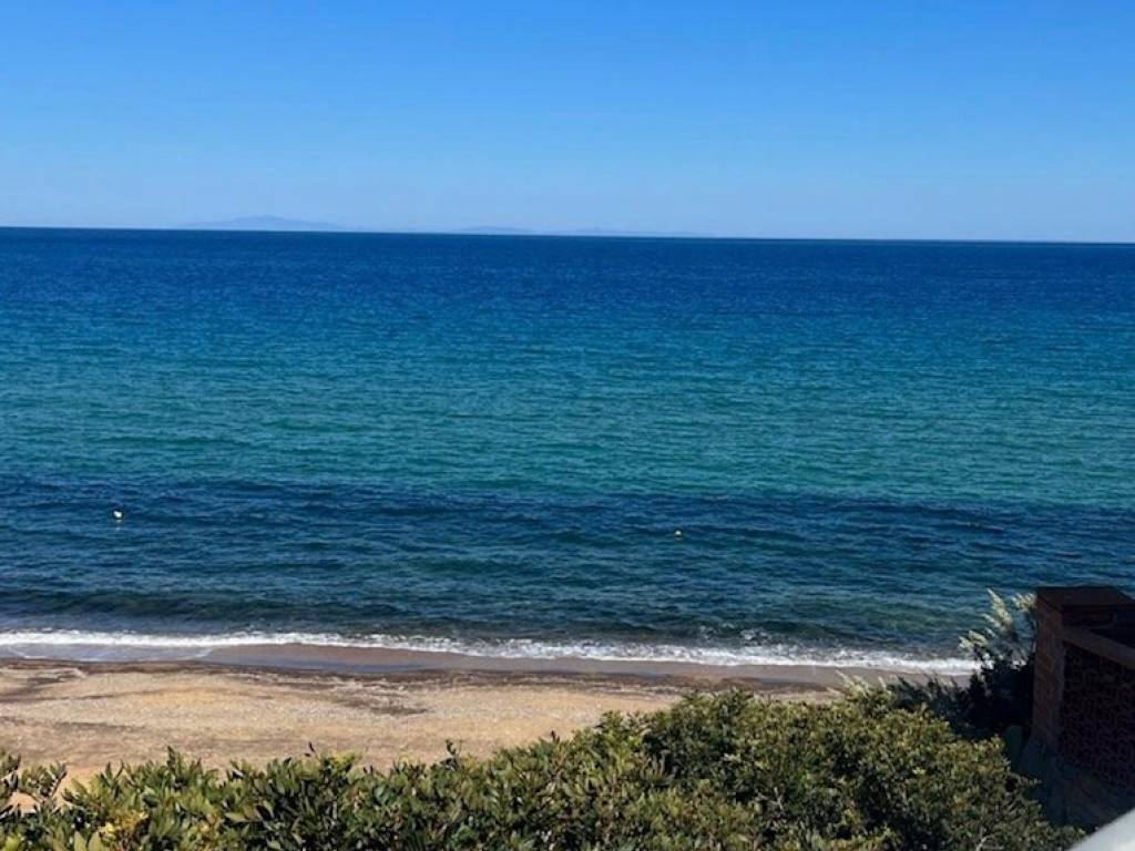 appartamento in vendita ad Isola del Giglio in zona Giglio Campese
