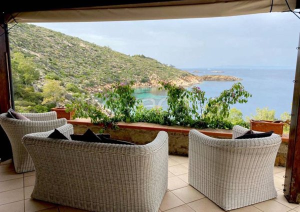 casa indipendente in vendita ad Isola del Giglio