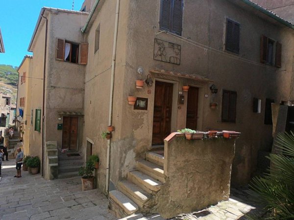 appartamento in vendita ad Isola del Giglio in zona Giglio Castello